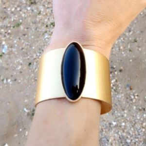 Beautiful Vintage Brushed Gold/Onyx Cuff Bracelet